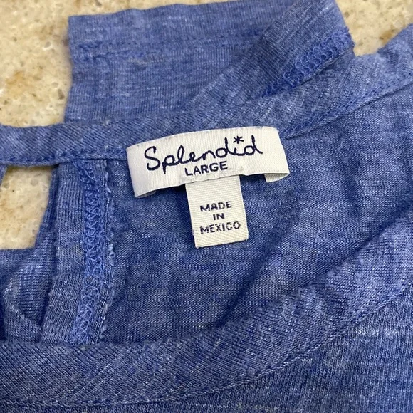 Splendid Long Sleeve T-shirt with cut outs in the back Size Large - Picture 3 of 6